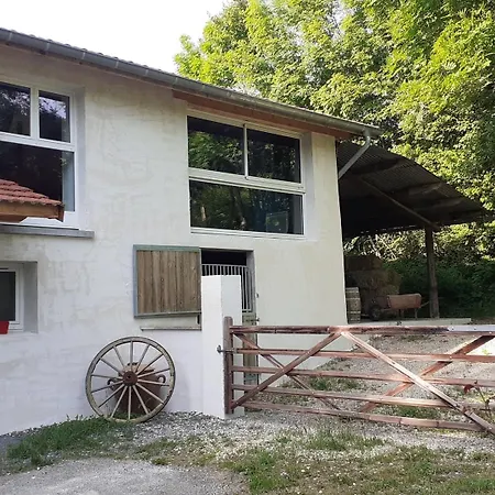 Du Haras Du Suet Farm stay *